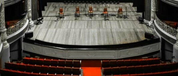 stage-940304__orange-klei